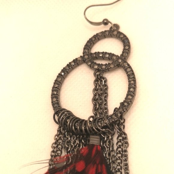 Feather and chain drop earrings - Picture 3 of 6